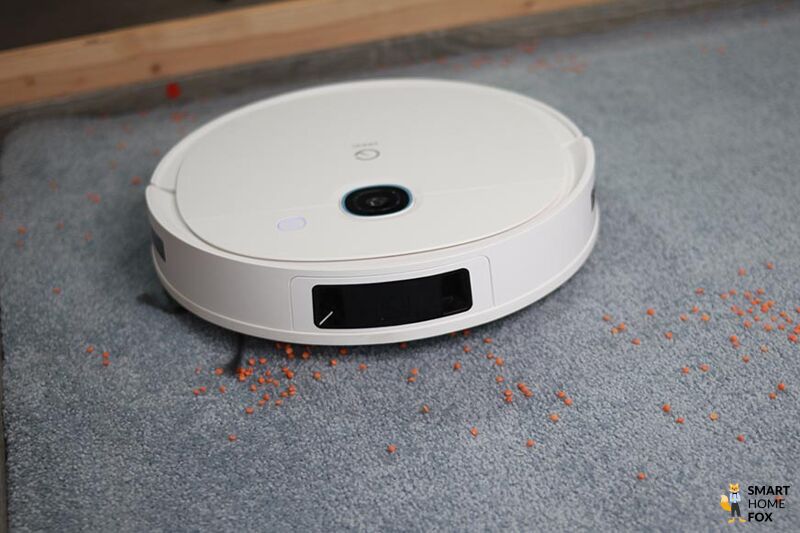 Yeedi Vac 2 Pro beim Linsen Saugtest auf einem Teppich